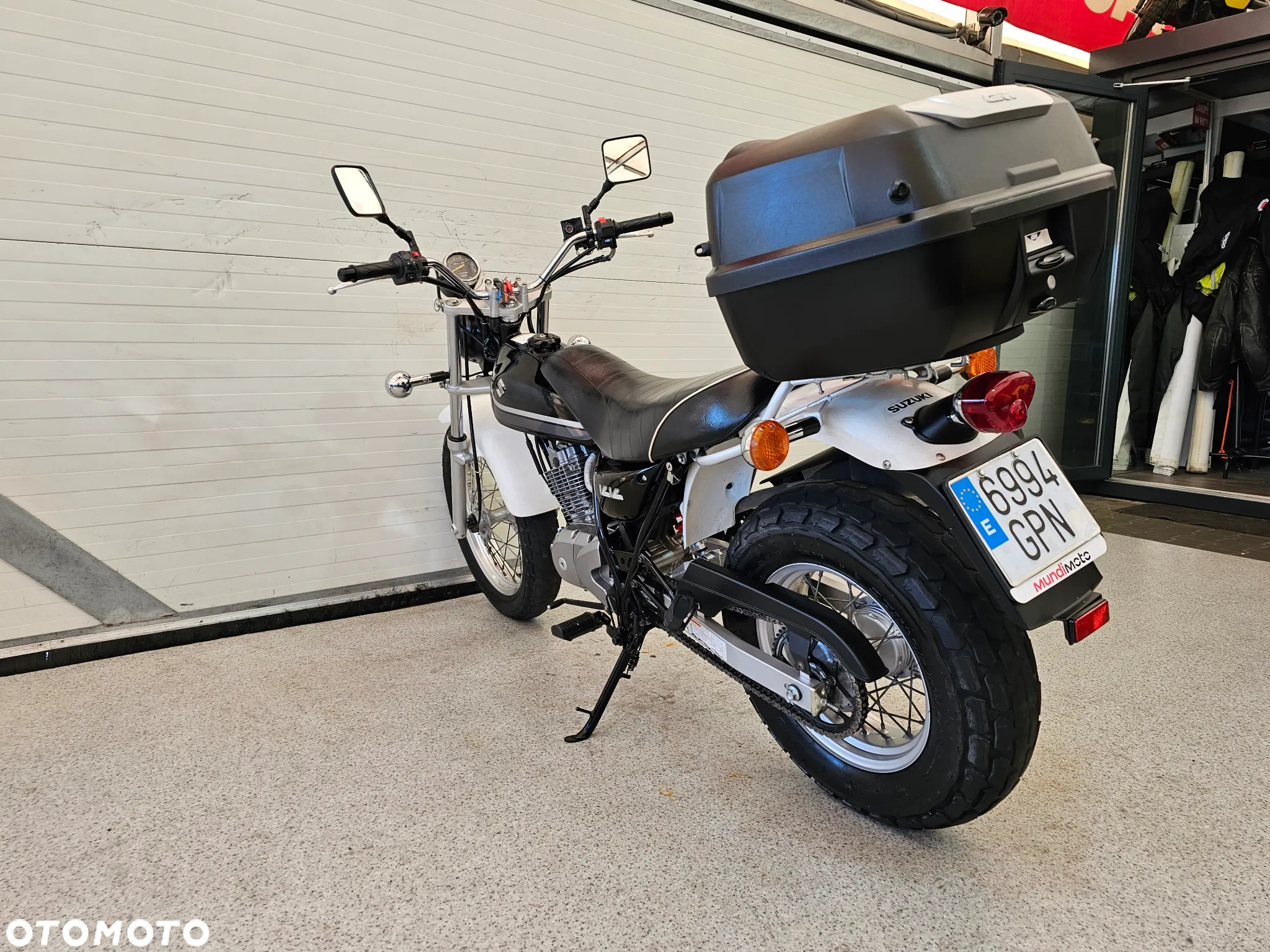 Suzuki RV - 20