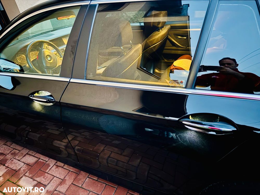 BMW Seria 5 520d Touring - 14