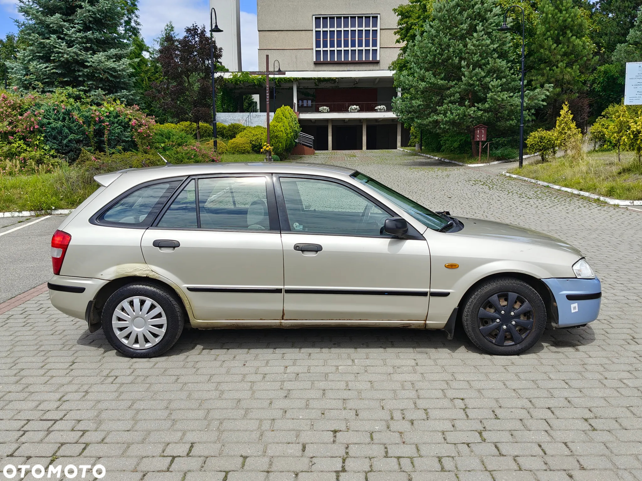 Mazda 323F 1.5 Exclusive - 11