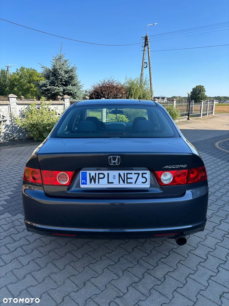 Honda Accord 2.0 Comfort - 2