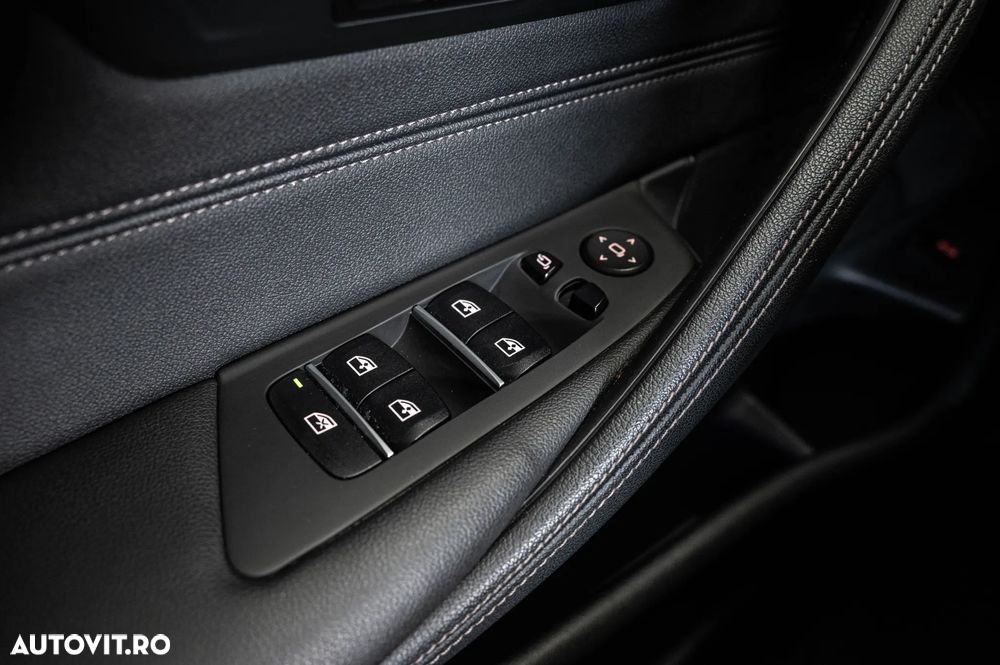 BMW Seria 5 520d Aut. Luxury Line - 24