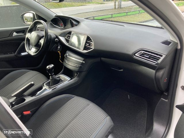 Peugeot 308 SW 1.5 BlueHDi Style - 33