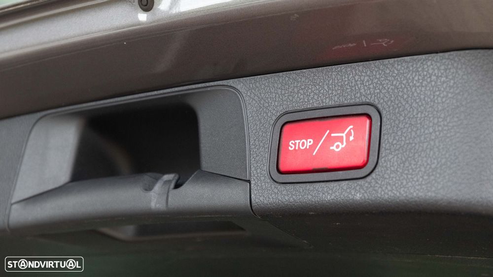 Mercedes-Benz GLB 180 d Progressive - 10