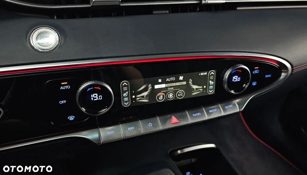 Genesis GV70 - 15