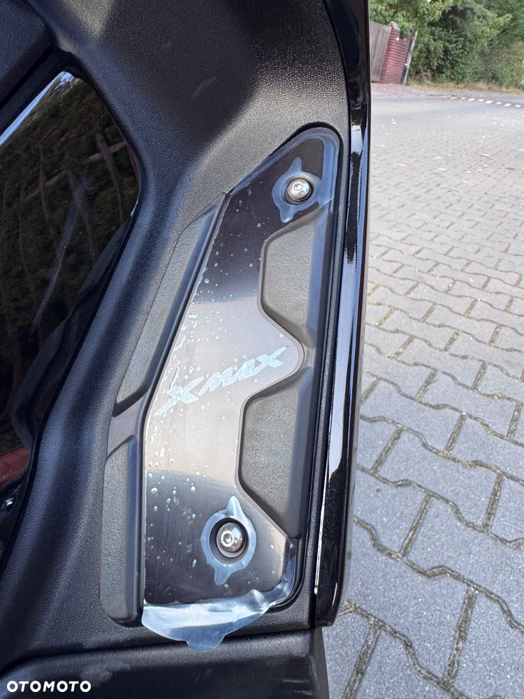 Yamaha X-max - 12