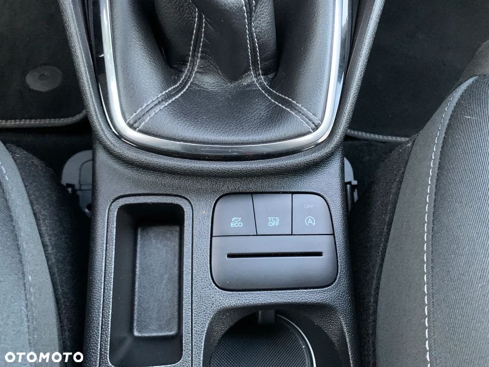 Ford Fiesta 1.0 EcoBoost S&S TITANIUM - 17