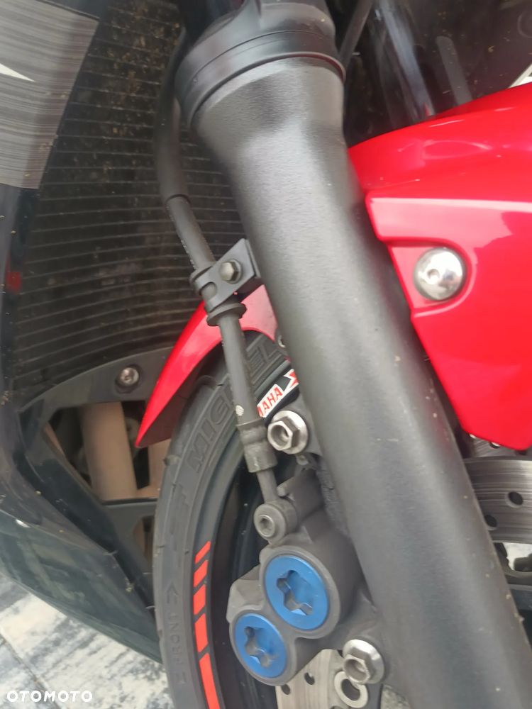 Yamaha YZF - 19