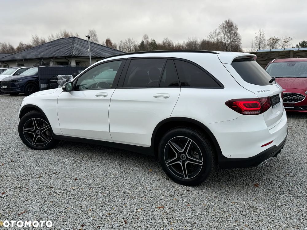 Mercedes-Benz GLC 200 d 4Matic 9G-TRONIC AMG Line - 9