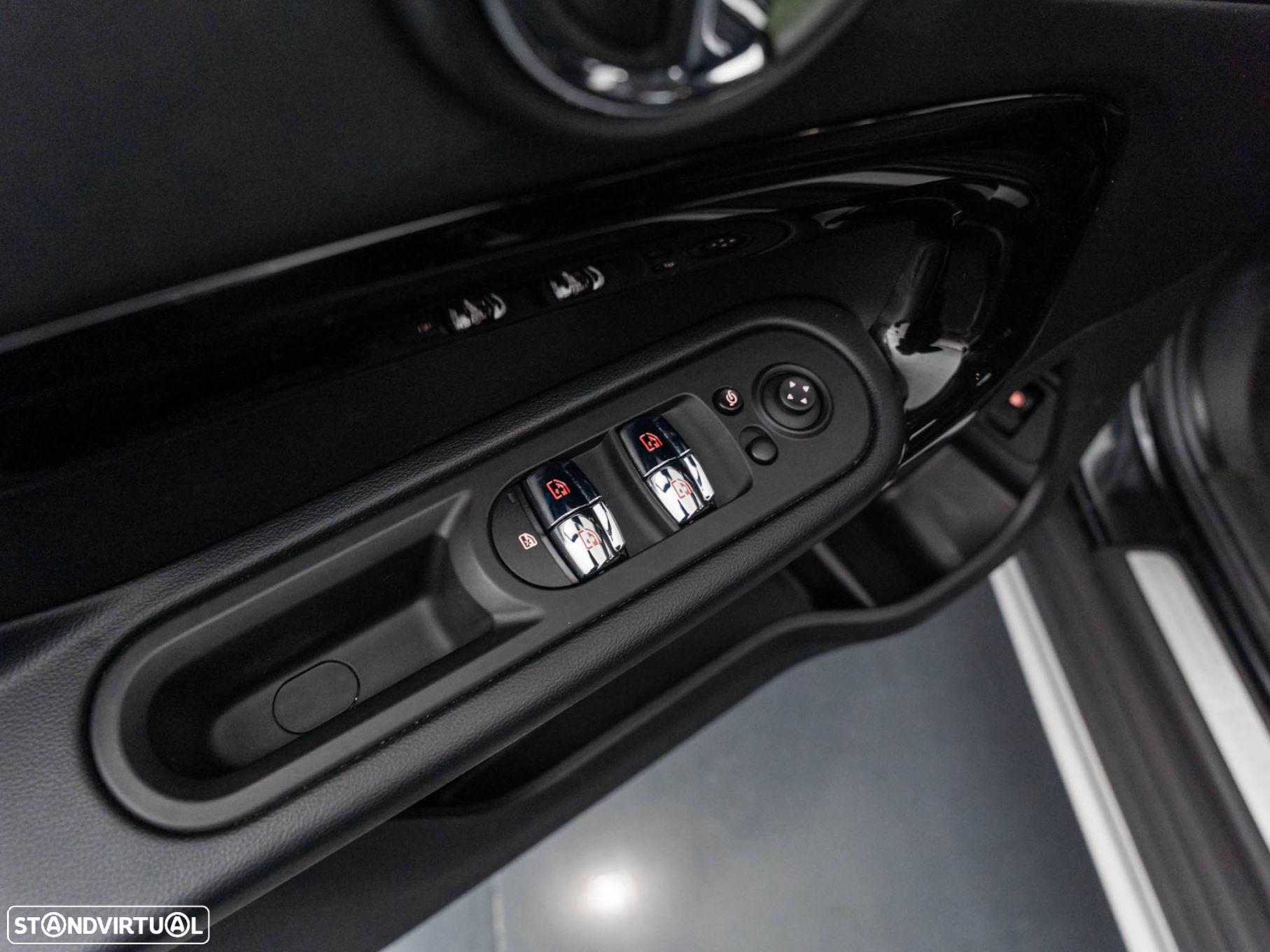 MINI Countryman Cooper SE Premium Essential Auto - 18