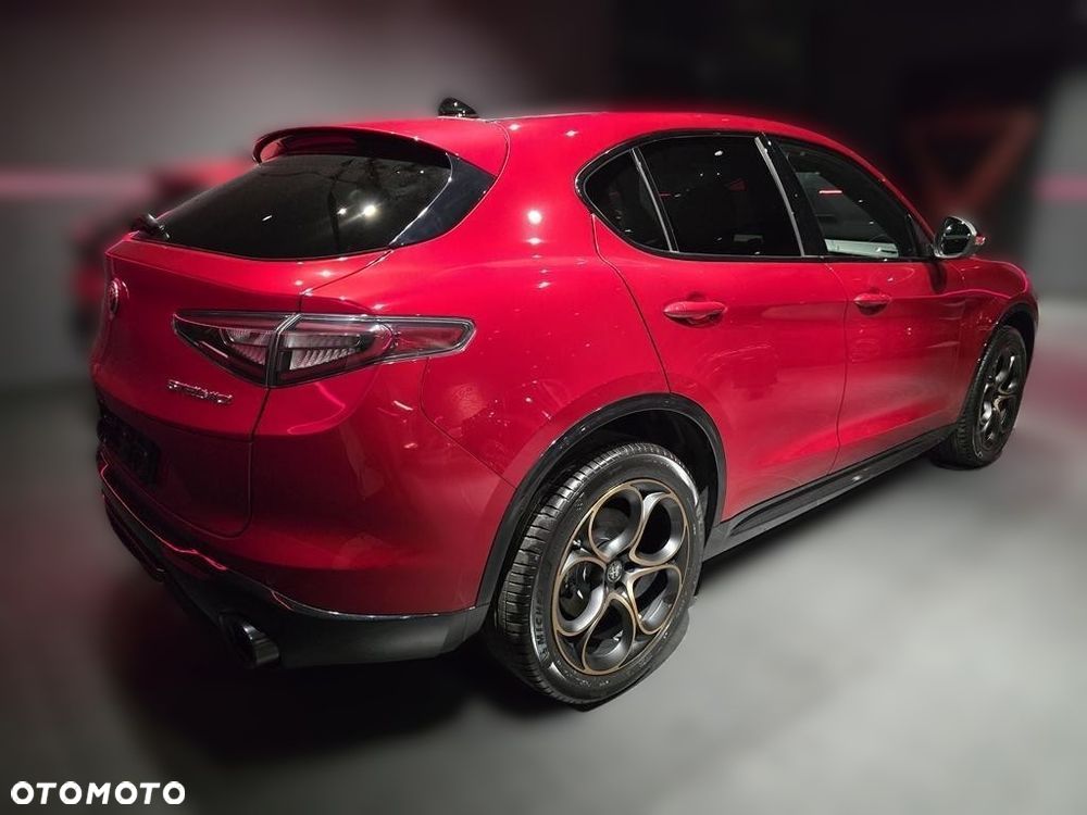 Alfa Romeo Stelvio 2.0 Turbo 16V AT8-Q4 Intensa - 4
