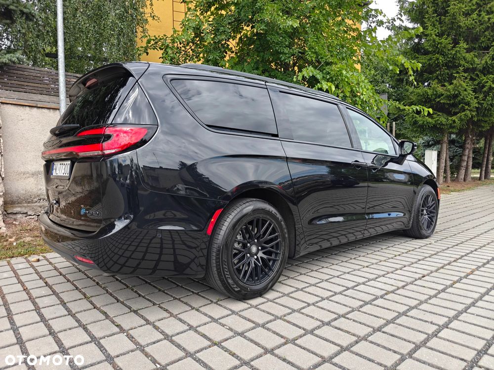 Chrysler Pacifica - 15