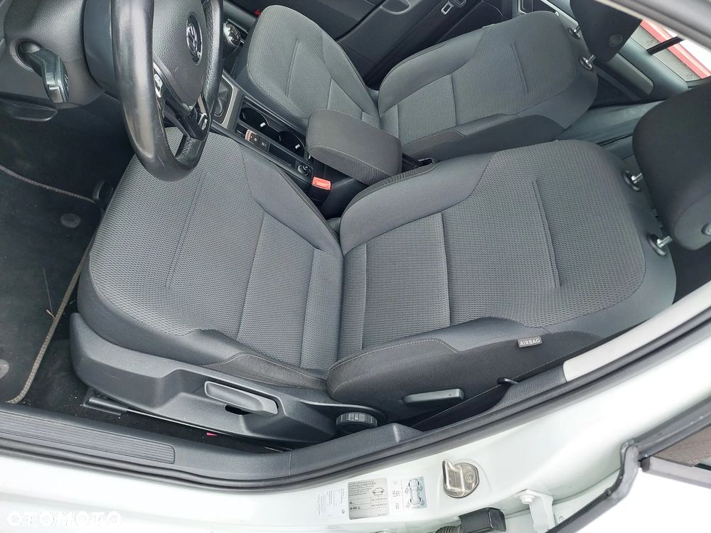 Volkswagen Golf - 13