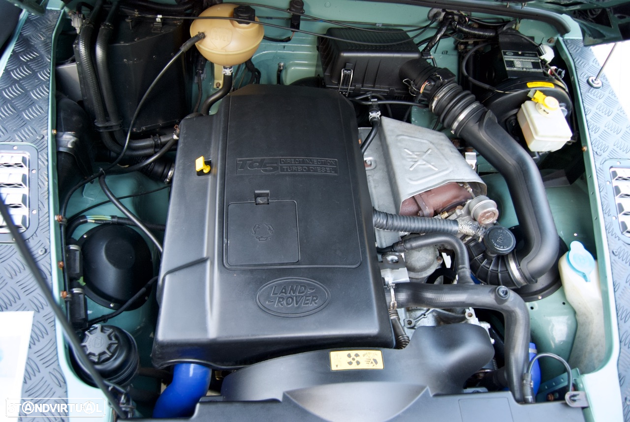 Land Rover Defender 110 2.5 TD5 Metal Top - 36