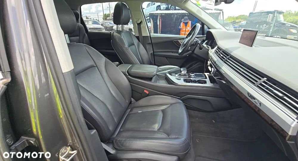 Audi Q7 - 9