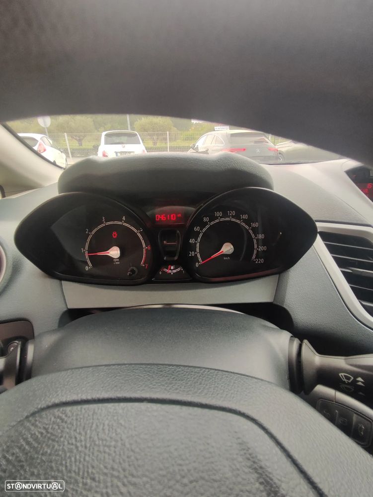 Ford Fiesta 1.25 Trend - 34