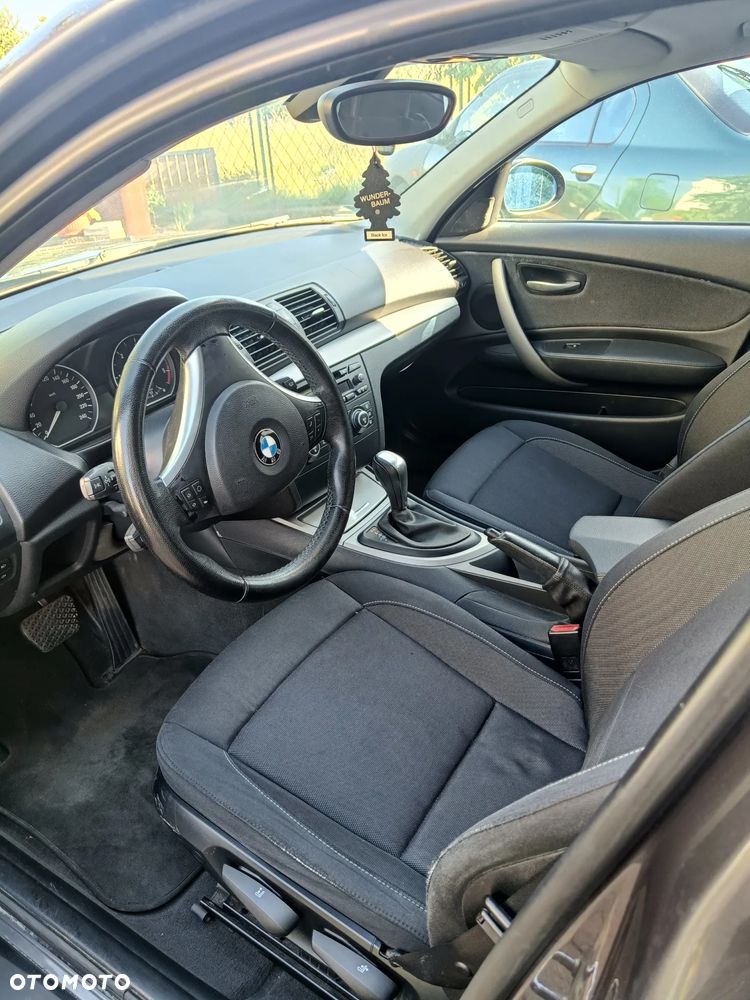 BMW Seria 1 118d DPF - 12