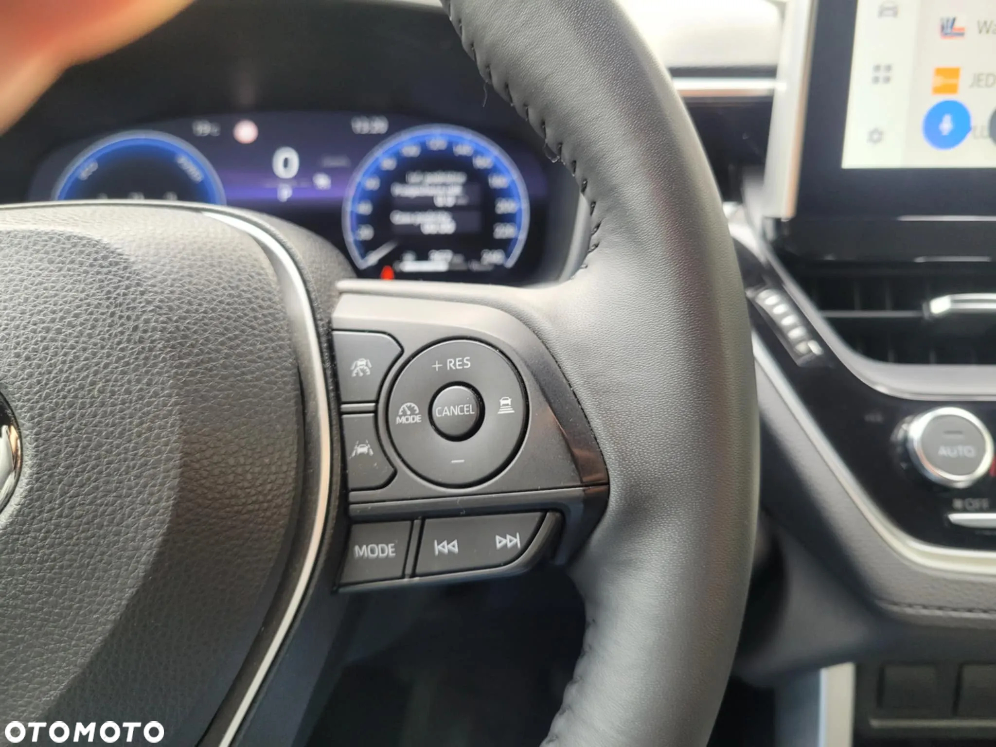 Toyota Corolla Cross 2.0 Hybrid Style AWD - 18