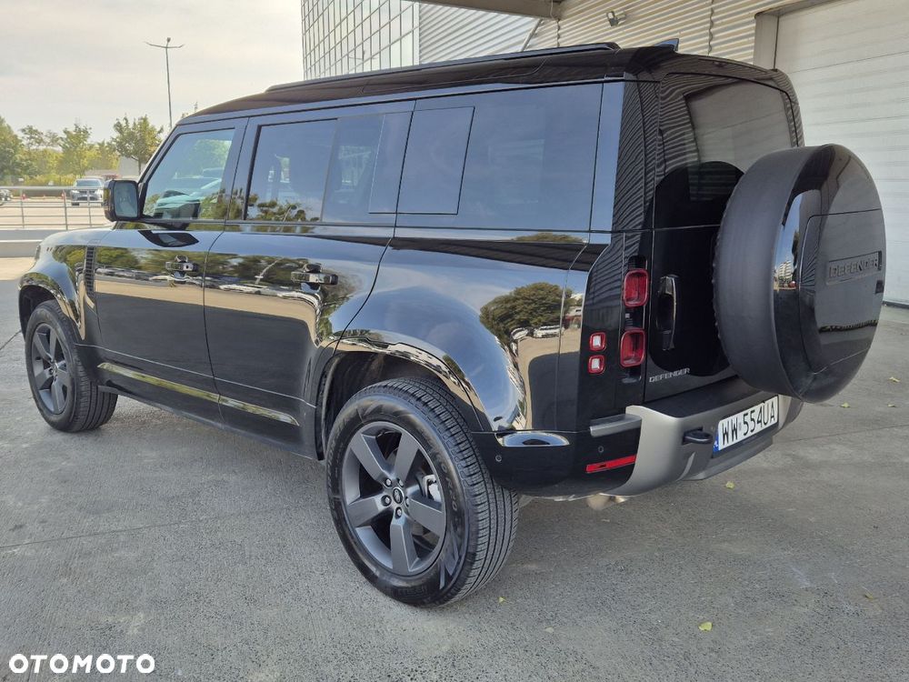 Land Rover Defender 110 D250 X-Dynamic SE - 9