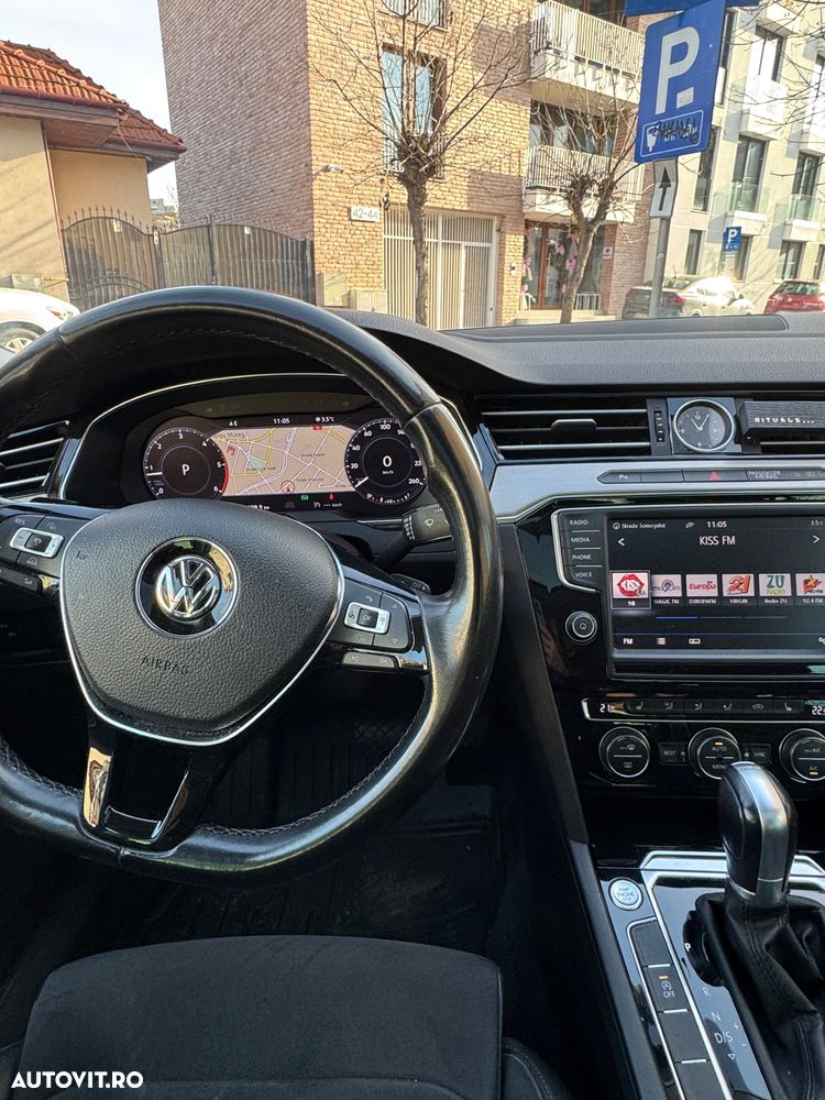 Volkswagen Passat - 11