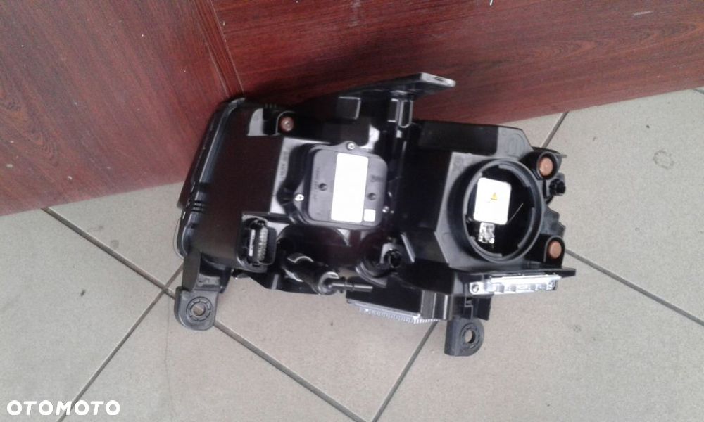 JEEP GRAND CHEROKEE WK2 BIXENON-SKRĘTNY PRAWY EU - 2