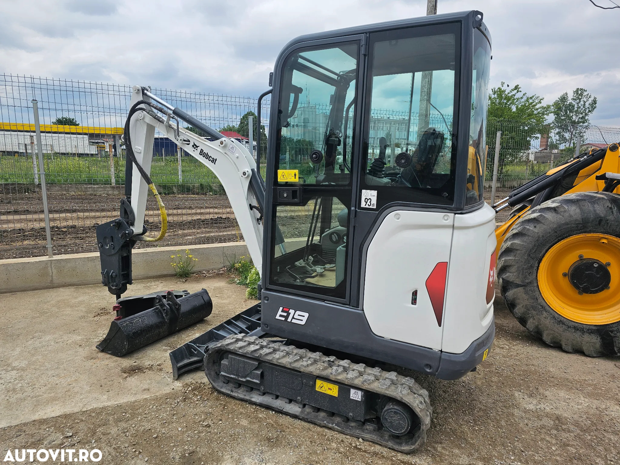 Bobcat E19 miniexcavator full 3cupe+picon - 4