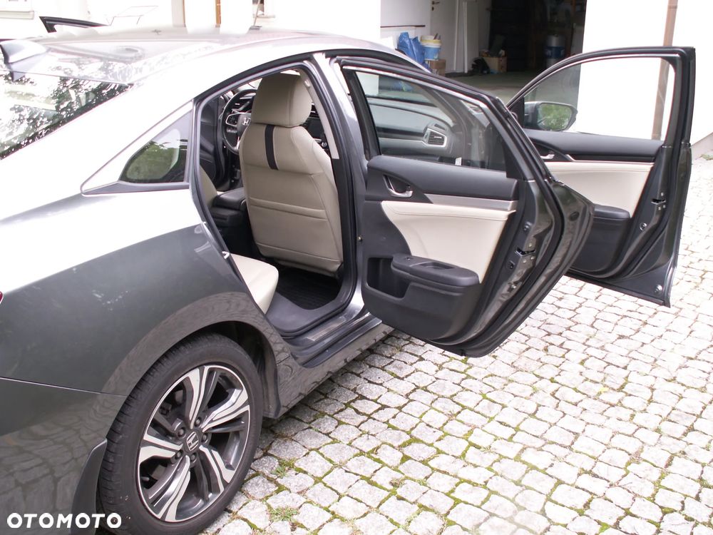Honda Civic 1.5 T Executive - 19