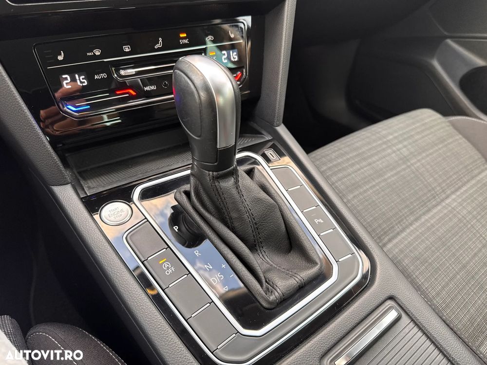 Volkswagen Passat - 25