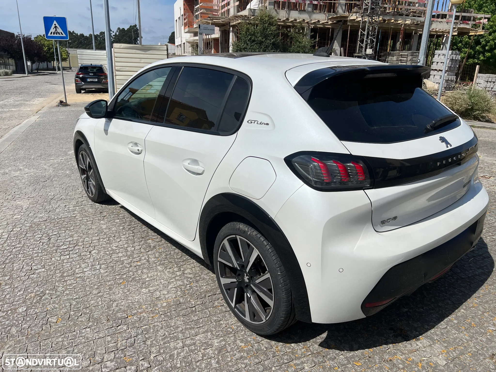 Peugeot 208 1.2 PureTech GT Line EAT8 - 15