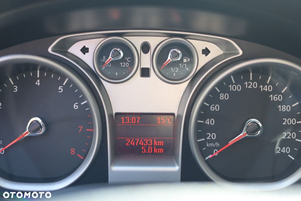 Ford Focus 1.8 Titanium - 17