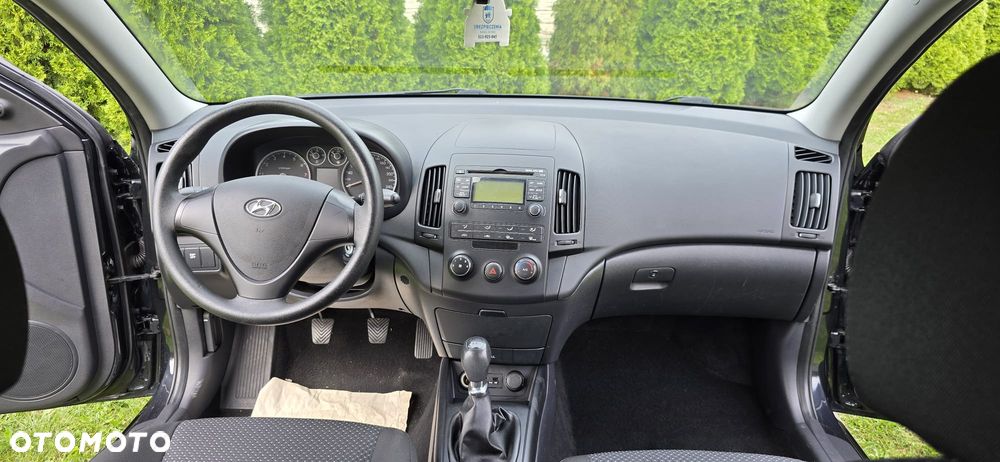 Hyundai i30 1.4 Base + - 13