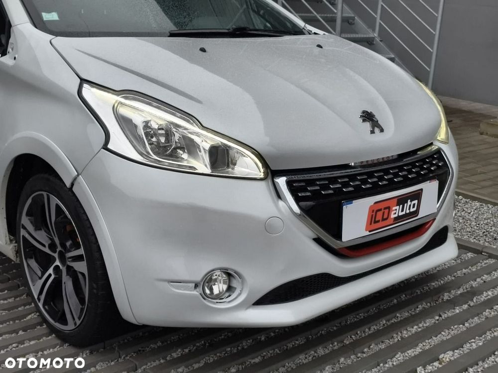 Peugeot 208 - 18