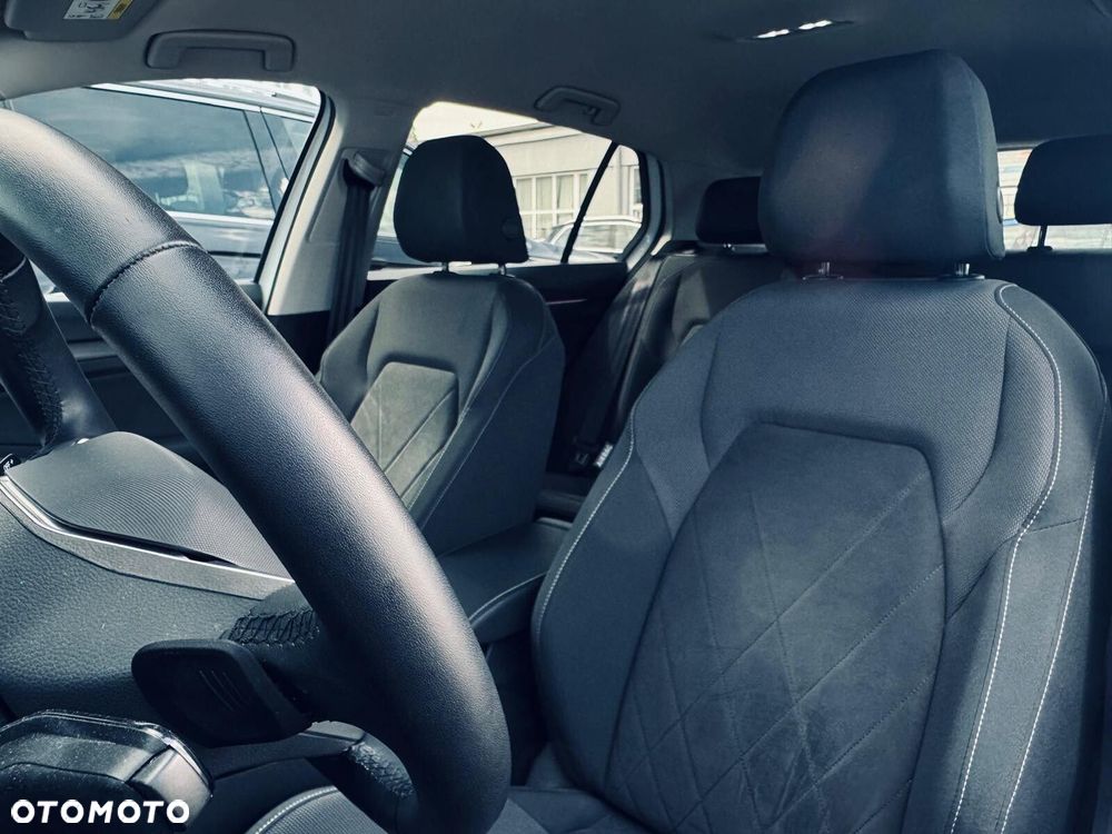 Volkswagen Golf 2.0 TSI Style DSG - 12