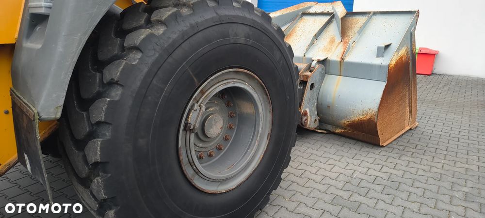 Liebherr L 550 - 24