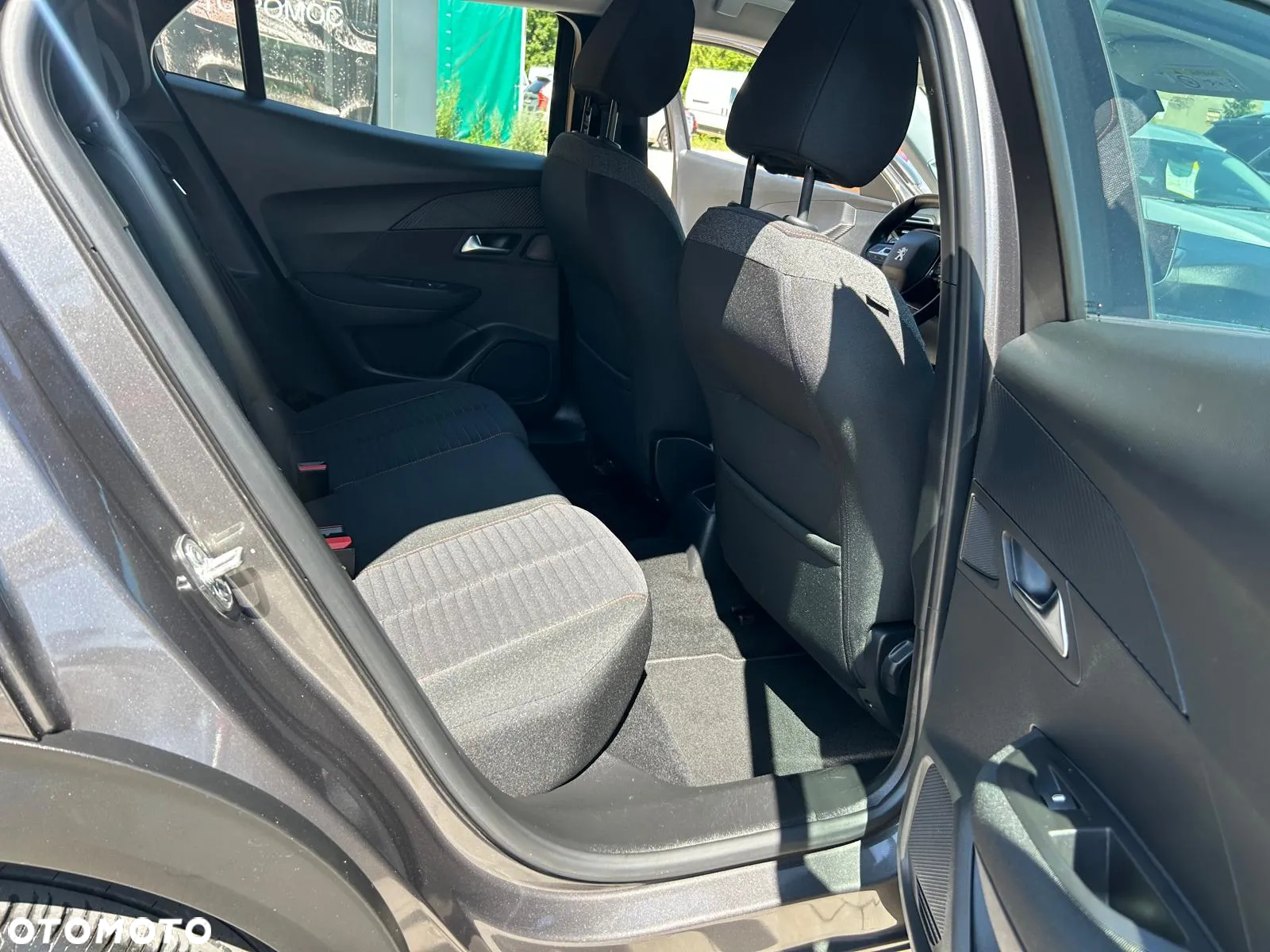 Peugeot 2008 PureTech 130 Stop&Start EAT6 Signature - 22