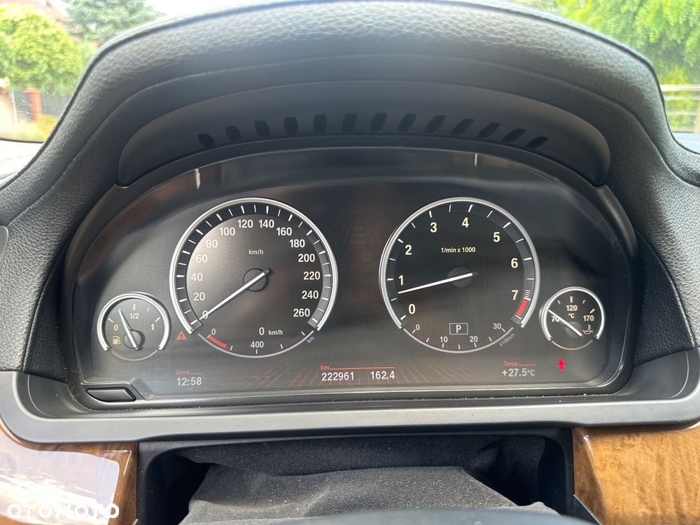 BMW Seria 7 740i - 35