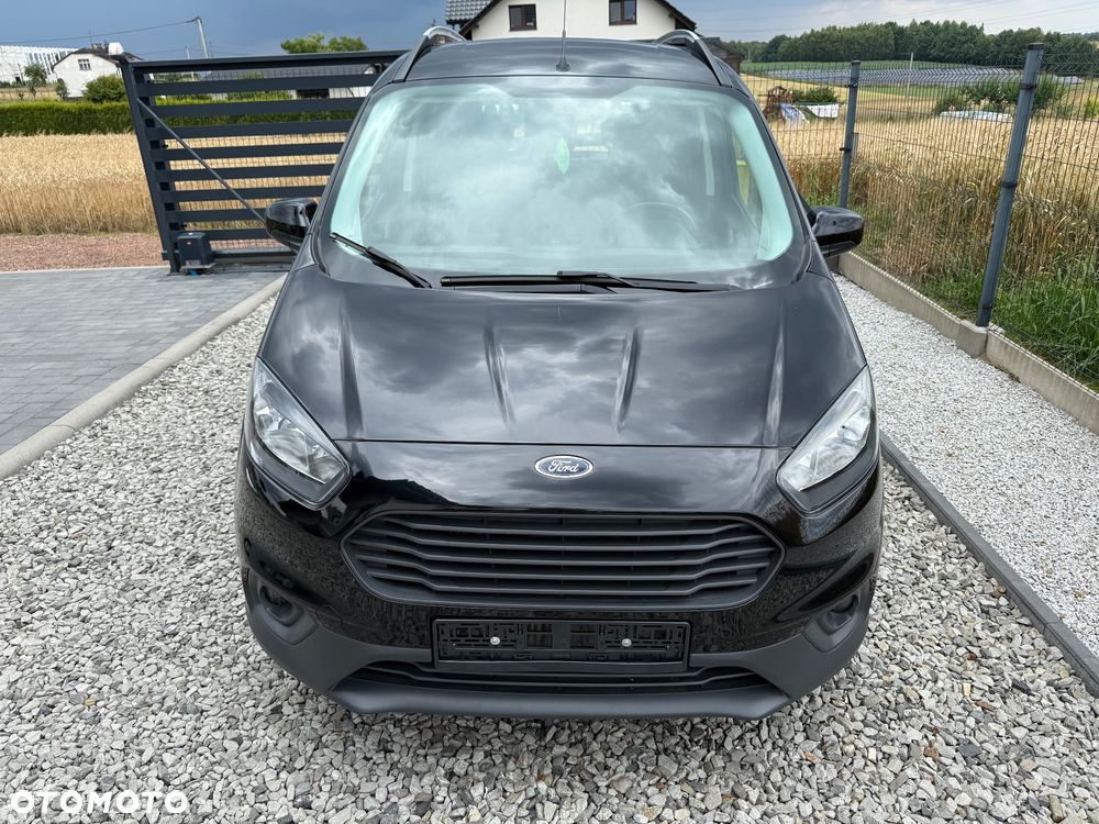 Ford Transit Courier - 11