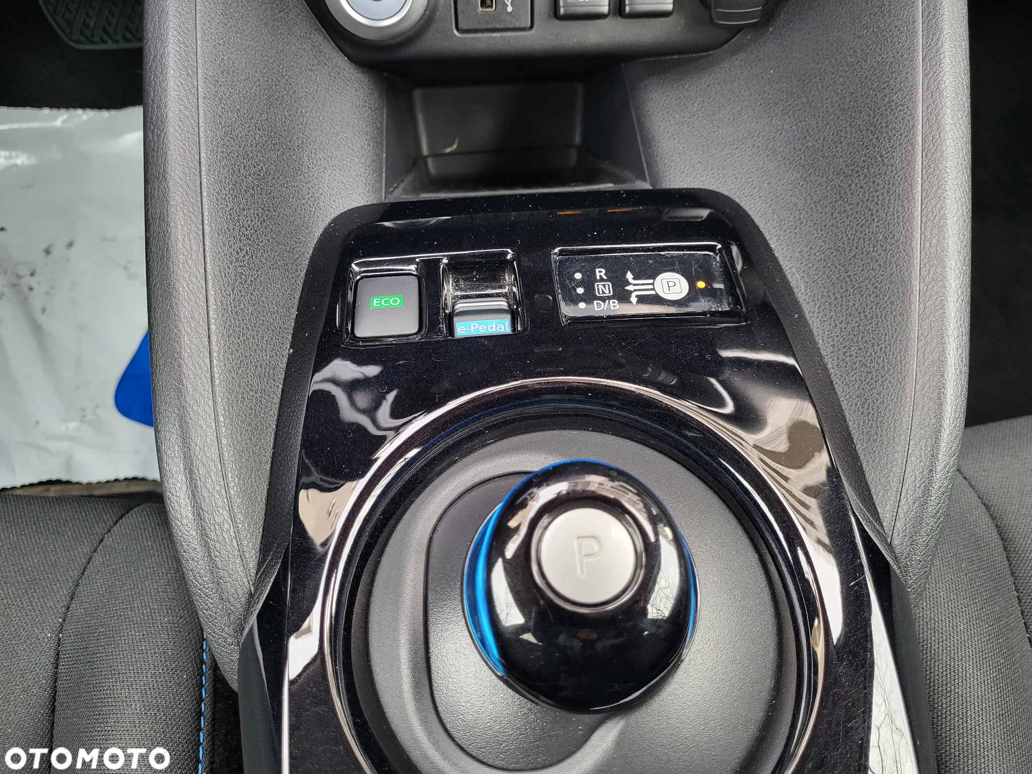 Nissan Leaf 40kWh N-Connecta - 19