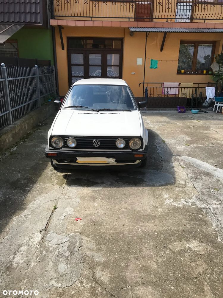 Volkswagen Golf - 1
