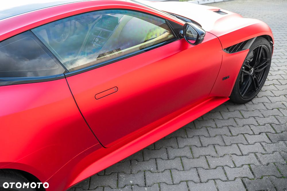 Aston Martin DBS - 11