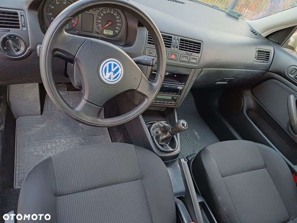 Volkswagen Bora 1.6 Trendline - 9