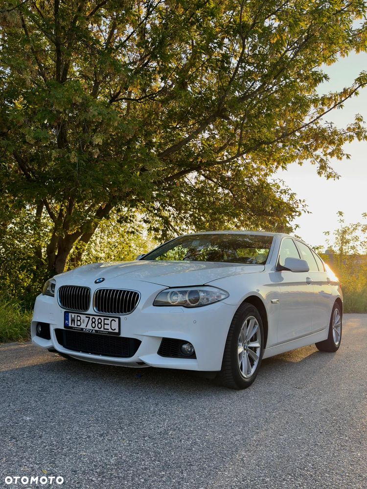 BMW Seria 5 520i Luxury Line - 2
