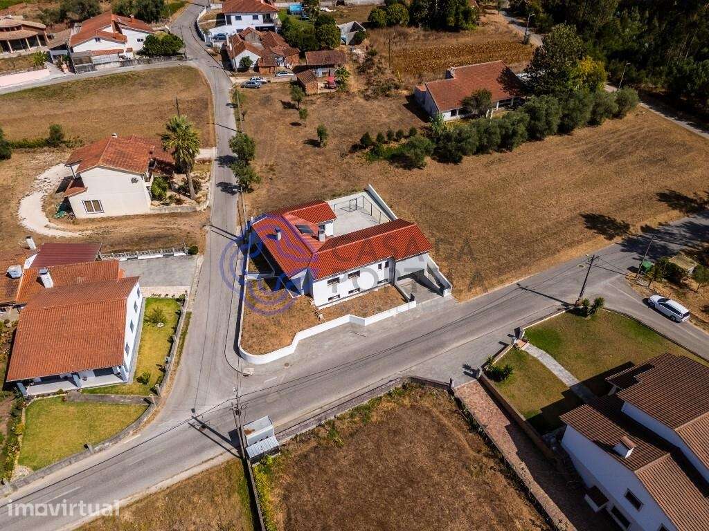 Moradia T3 com garagem em Bidoeira de Cima - Grande imagem: 4/59