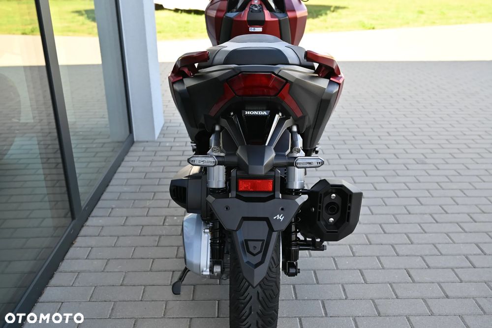 Honda ADV350 - 8