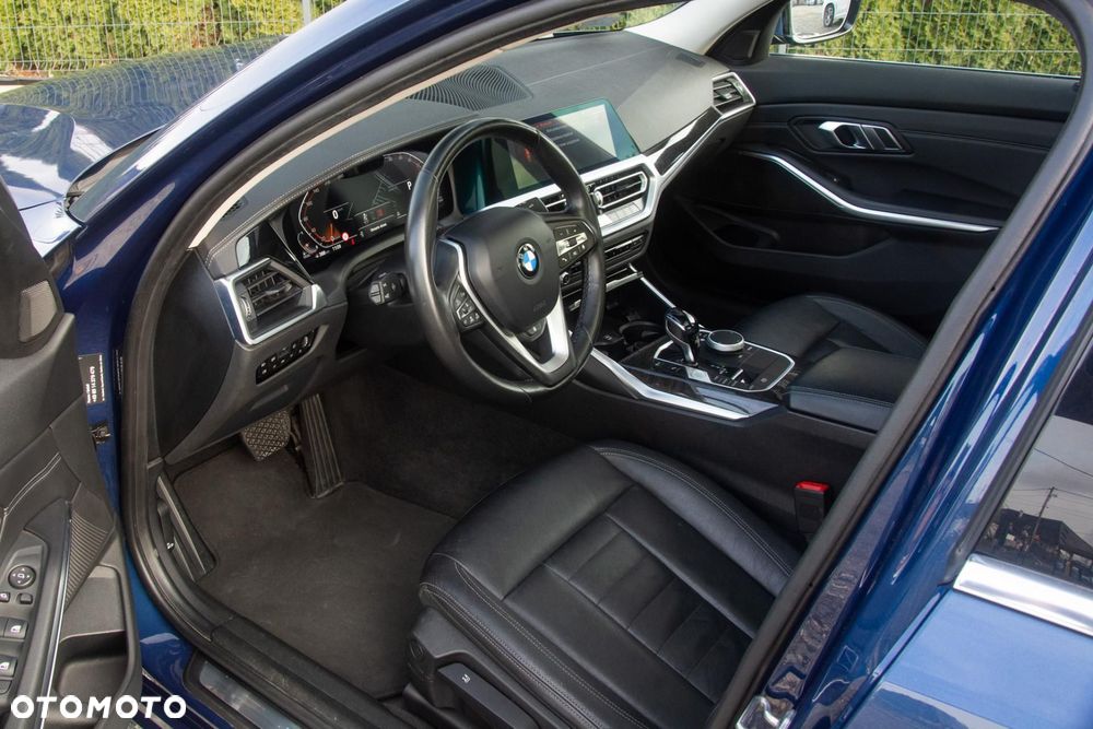 BMW Seria 3 320d xDrive Luxury Line - 9