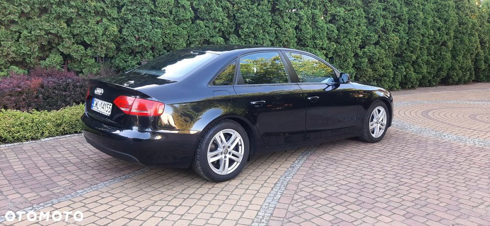 Audi A4 Limousine - 14