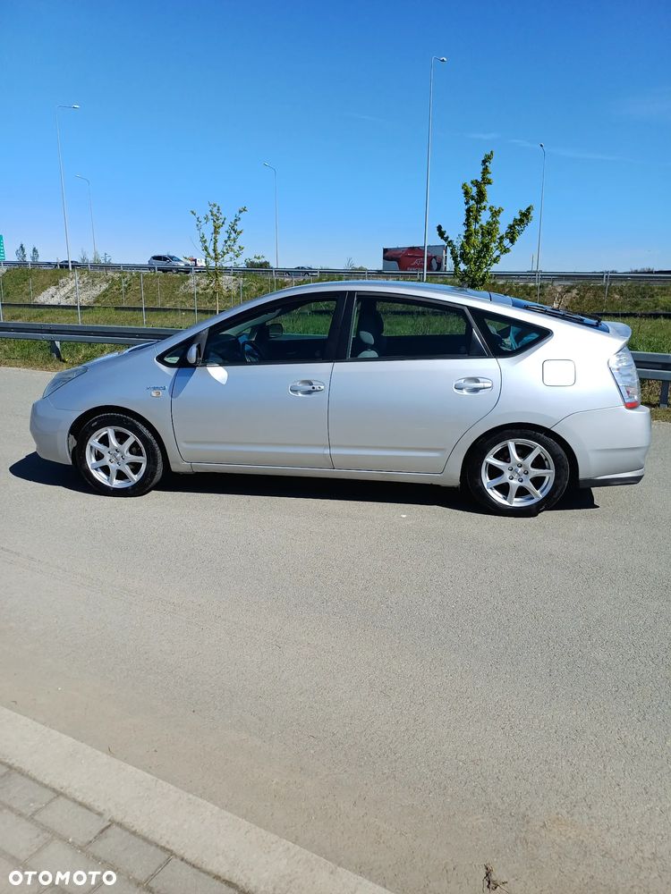 Toyota Prius 1.5 VVT-i Sol (nav) - 4