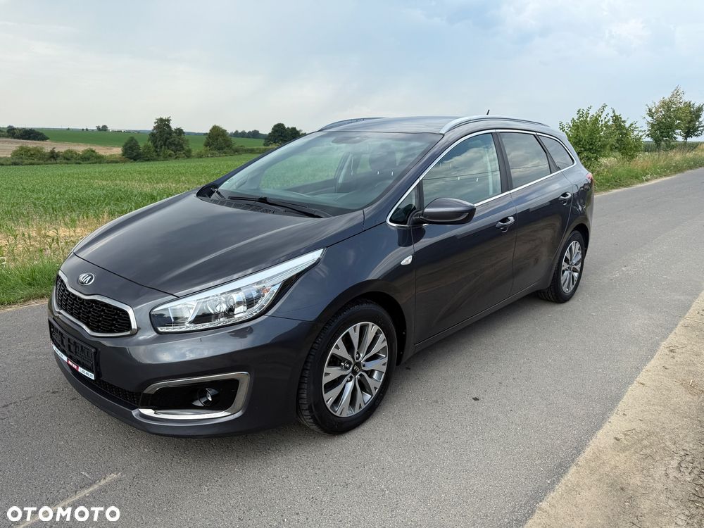 Kia Ceed 1.6 CRDi 136 ISG Dream Team Edition - 2