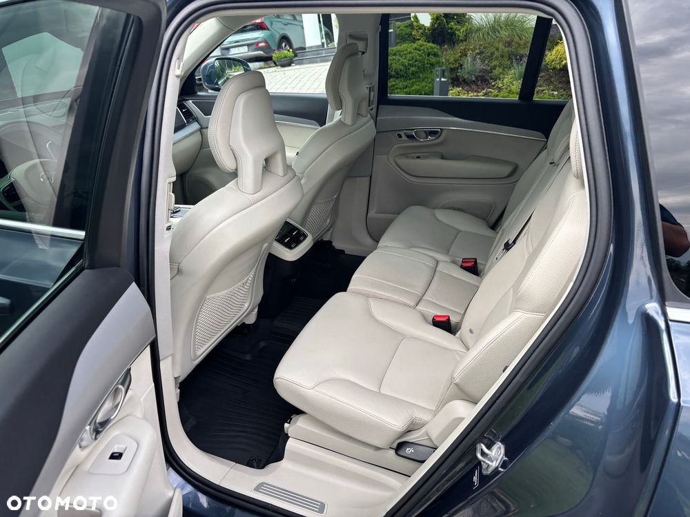 Volvo XC 90 - 13