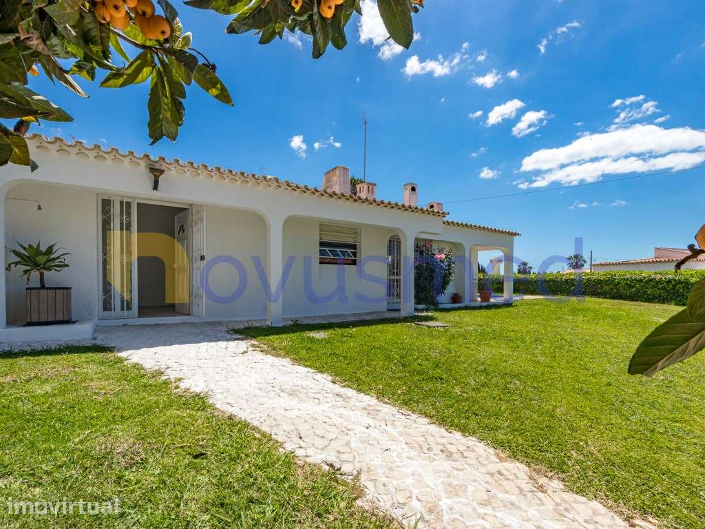 Moradia com Piscina na Zona Premium Areias São João, Albufeira - Grande imagem: 3/34