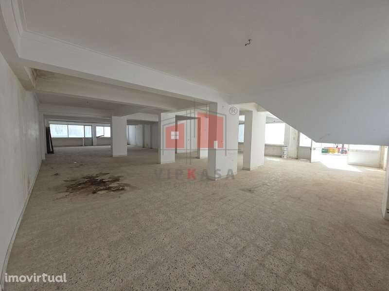 Loja de 210 m2 em Agualva - Grande imagem: 2/6